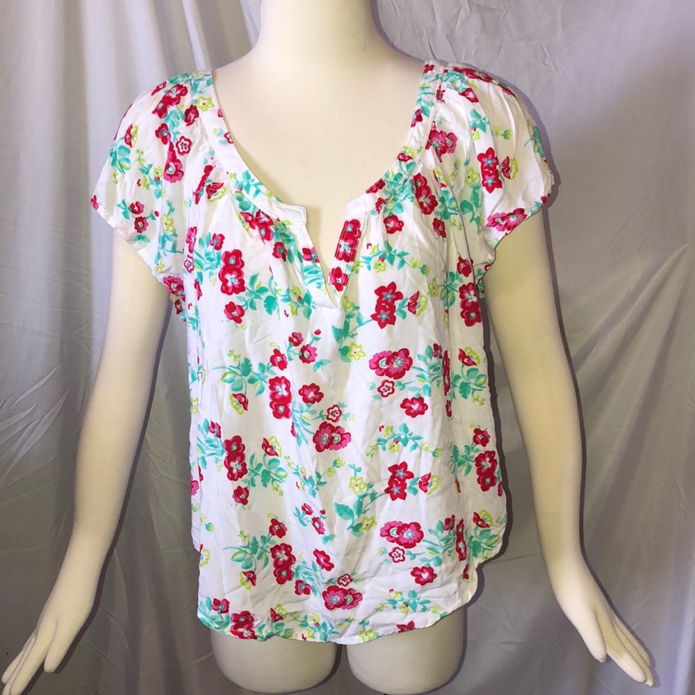 Hollister White Floral Short Sleeve Tee with Red and Green Print